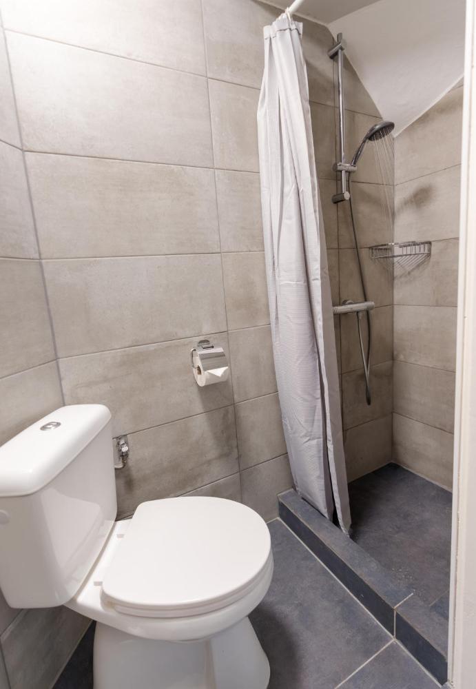 Single Room with Shared Bathroom