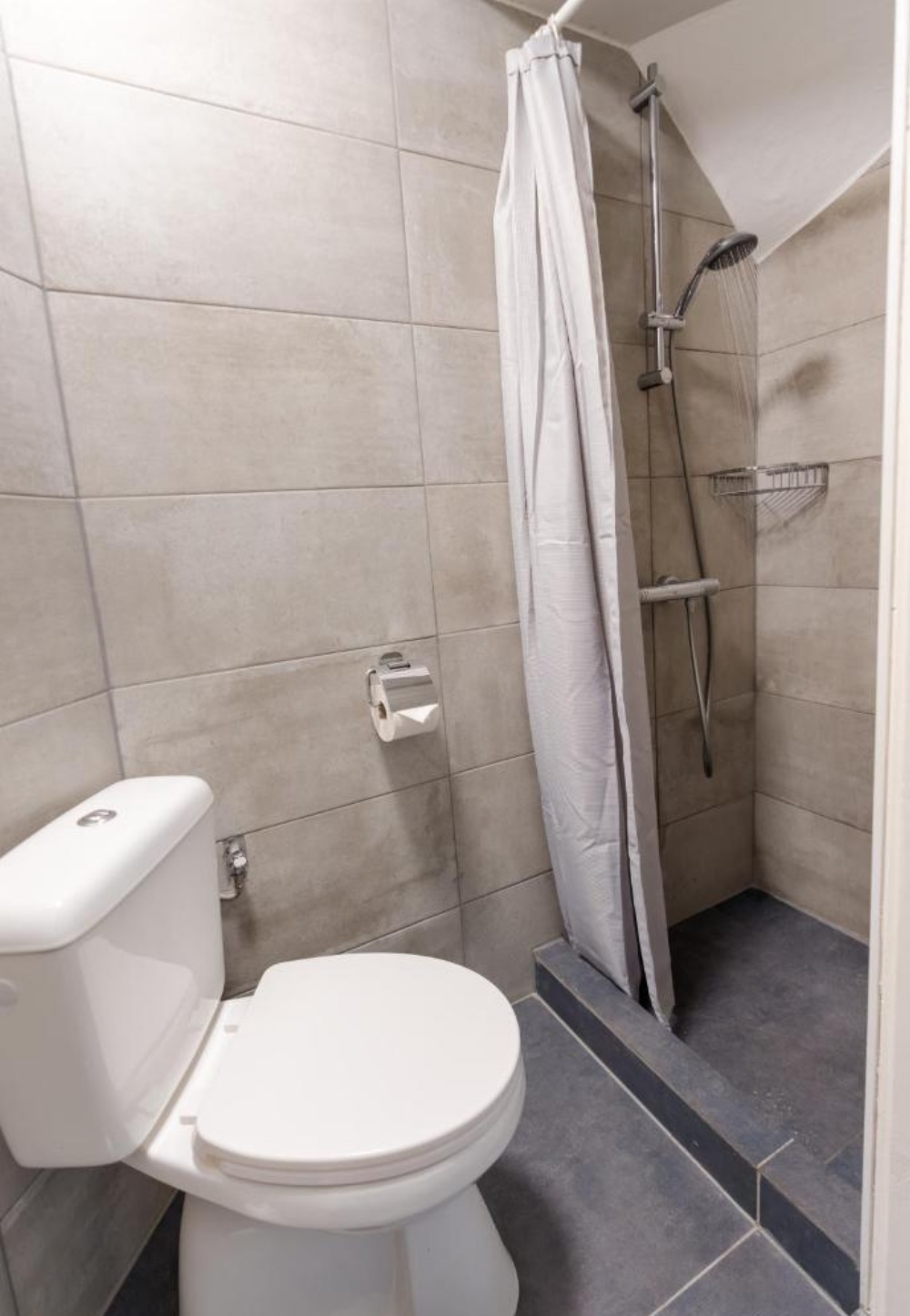 Single Room with Shared Bathroom