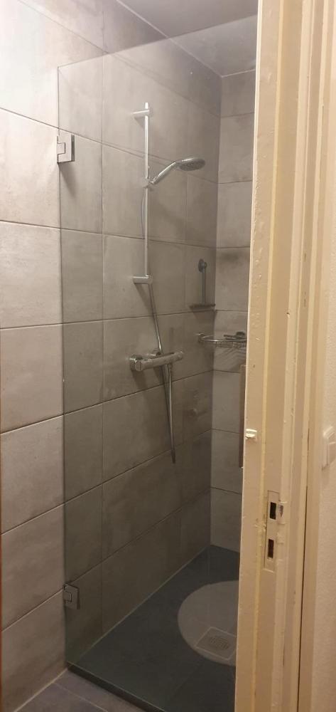 Single Room with Private Bathroom at Hotel Orion, photo 5